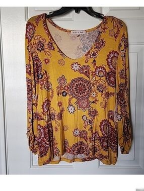 Harlow & Rose Floral Top